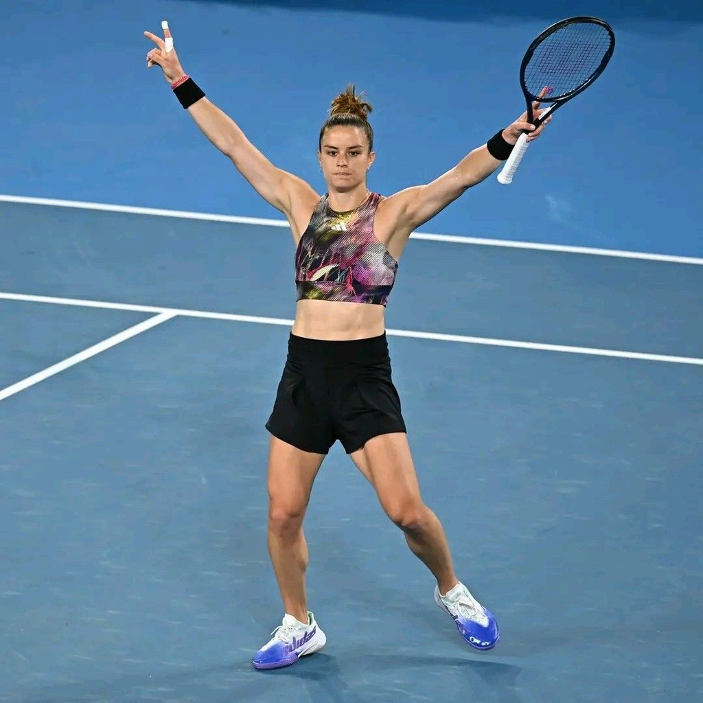 Maria Sakkari Early Life and Education